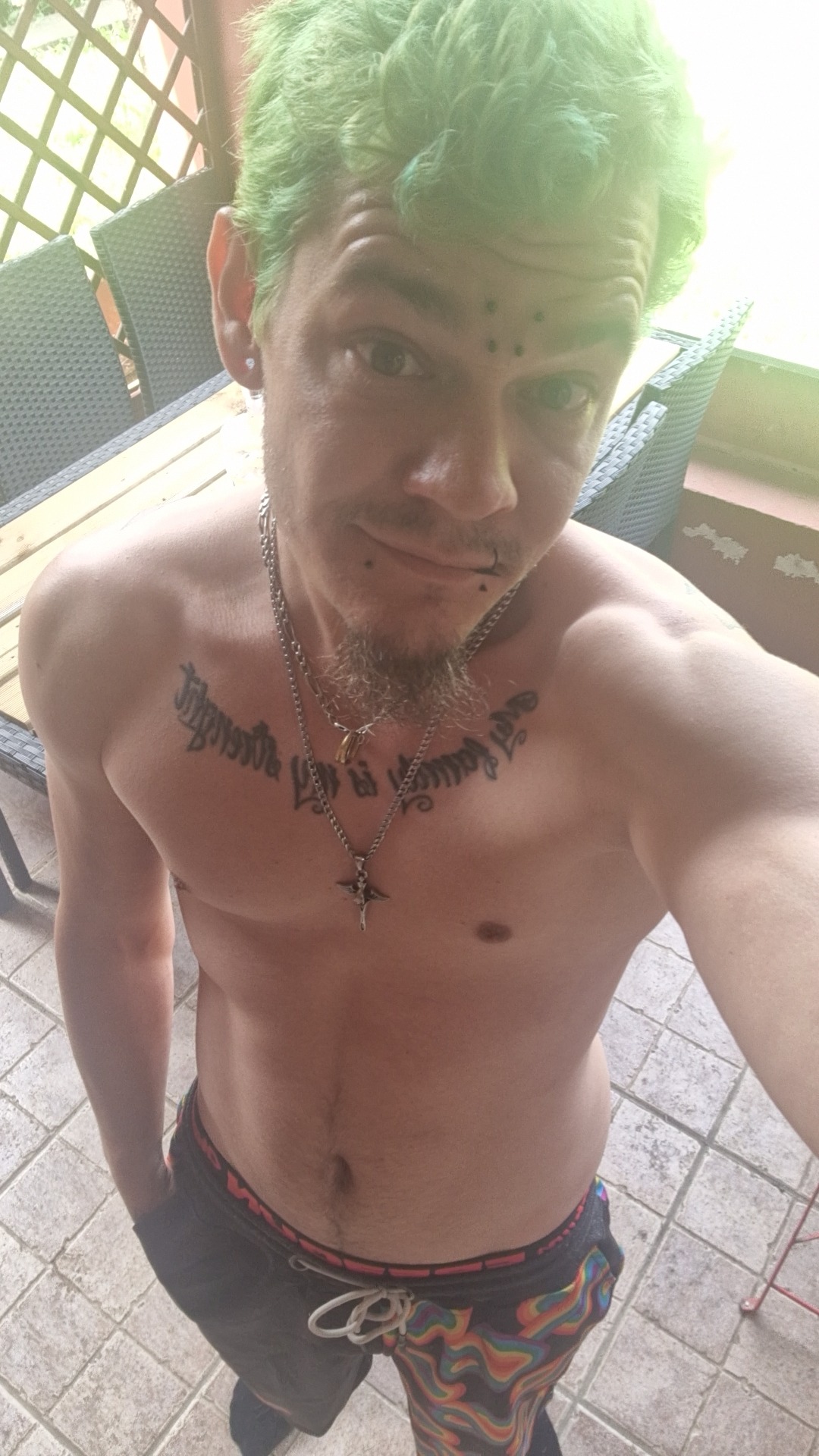 Profil de Djovani